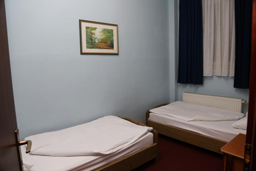 Hotel Carlstadt Karlovac Rom bilde