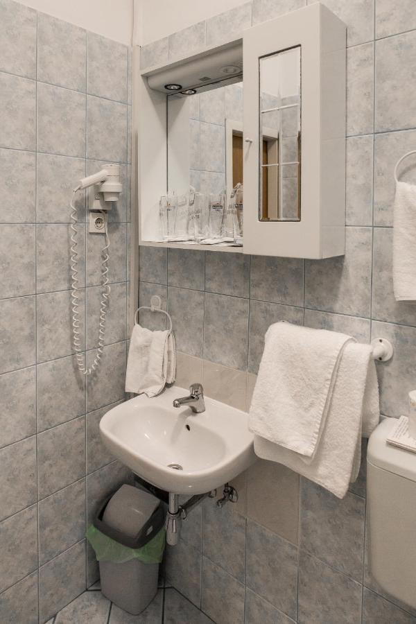 Hotel Carlstadt Karlovac Rom bilde